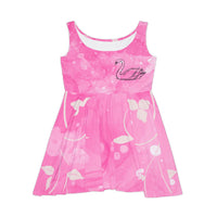 Pink woman dress with Swan.